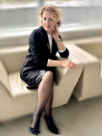   ,   Ana, 40 ,     , c , 