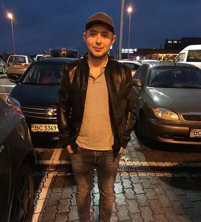 ,   Pavlo, 32 ,   