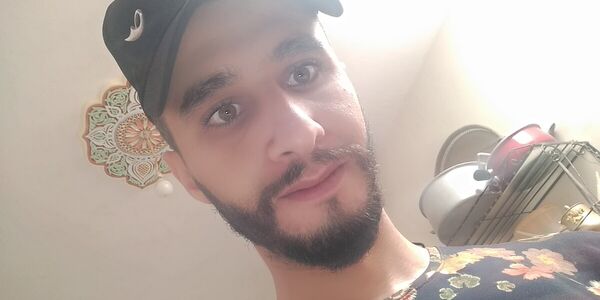  ,   Zakaria, 31 ,   ,   , c 