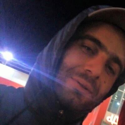  ,   Artur, 32 ,   ,   