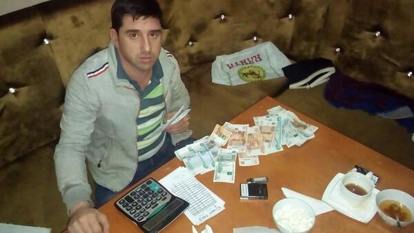  ,   Ruslan, 40 ,   ,   , c 