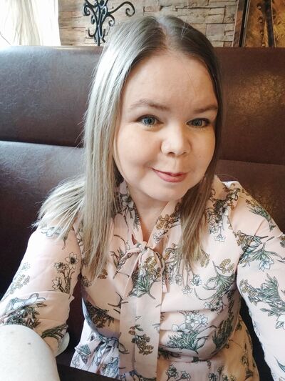  ,   Elena, 39 ,   c 