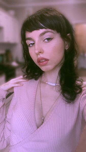  --,   Christine, 22 ,   ,   , c 
