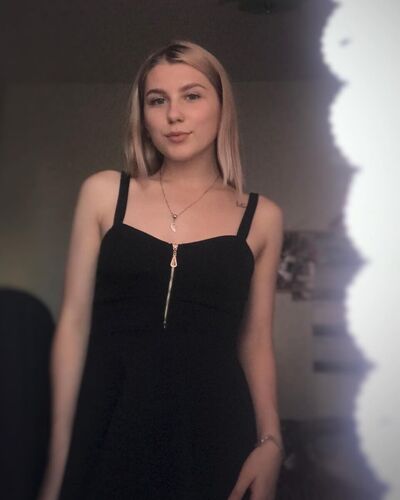  ,   Julia, 24 ,   ,   , c 
