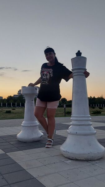  ,   Elena, 51 ,   c 