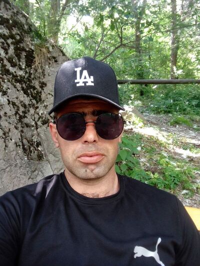  ,   Vahan, 32 ,   ,   