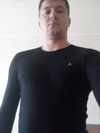  ,   Alex, 42 ,   