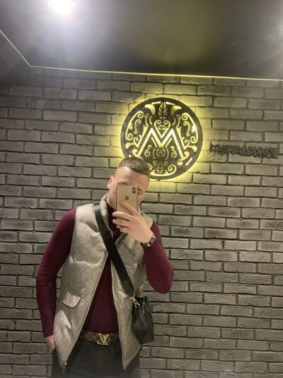  ,   Maksim, 21 ,   ,   , c , 