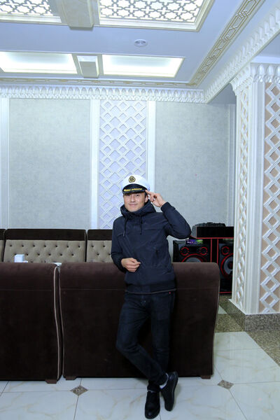  ,   Javlonbek, 35 ,  