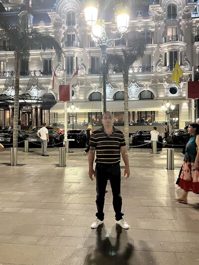  ,   Hovik, 54 ,   ,   