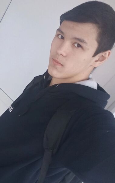  ,   Artyom, 21 ,  