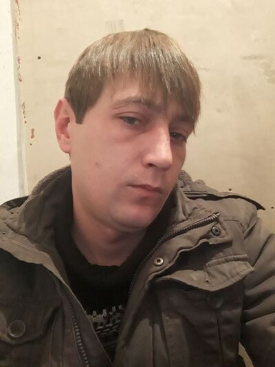  ,   Valentin, 37 ,   