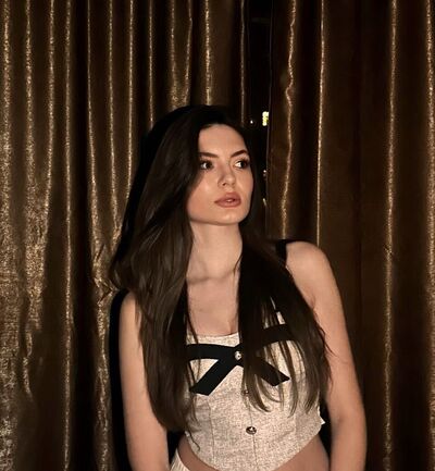  ,   Apolinariya, 19 ,   c 