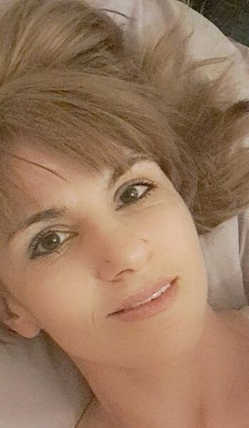  ,   Karina, 40 ,  
