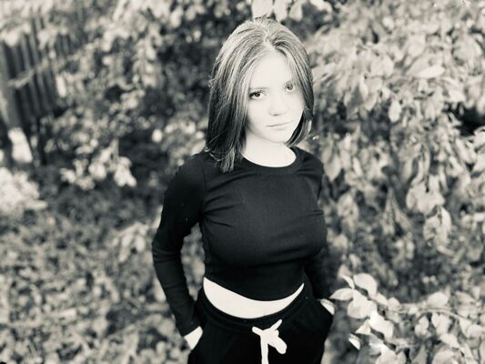  -,   Nika, 21 ,   