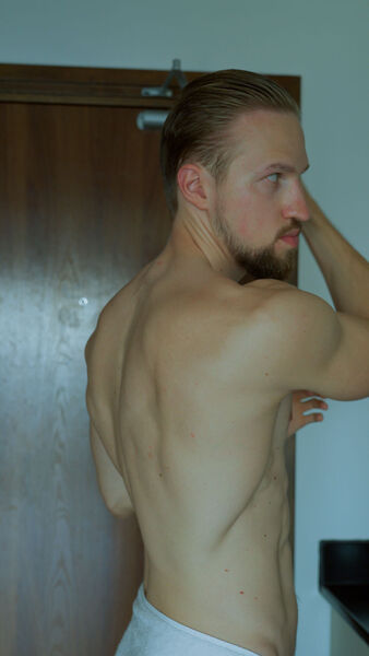  ,   Maxim, 32 ,   ,   