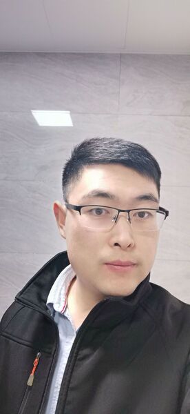  ,   Leon, 37 ,   ,   