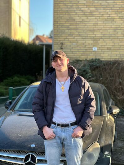  Adelebsen,   , 18 ,   ,   