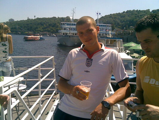  ,   Artem, 37 ,  
