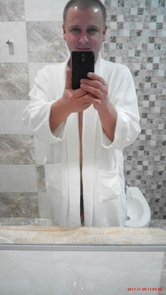  ,   Vic, 40 ,   