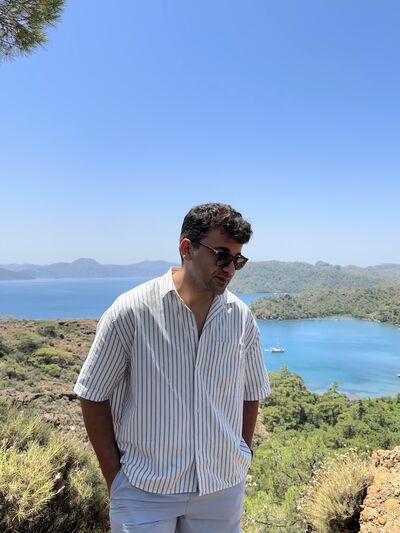  ,   Erdem, 28 ,   ,   