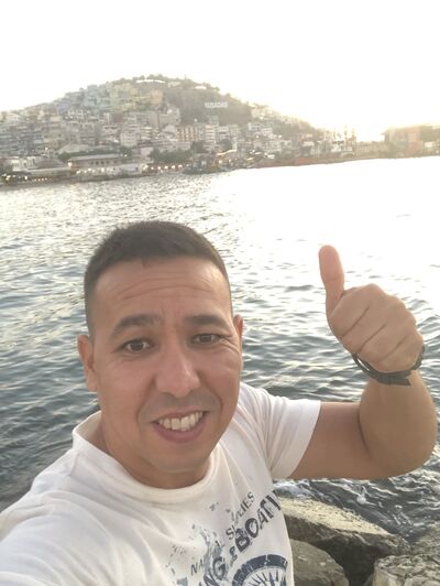  Sherman Oaks,   Iskandar, 35 ,   ,   