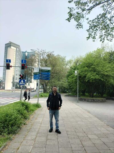  ,   Alex, 37 ,   ,   , c , 