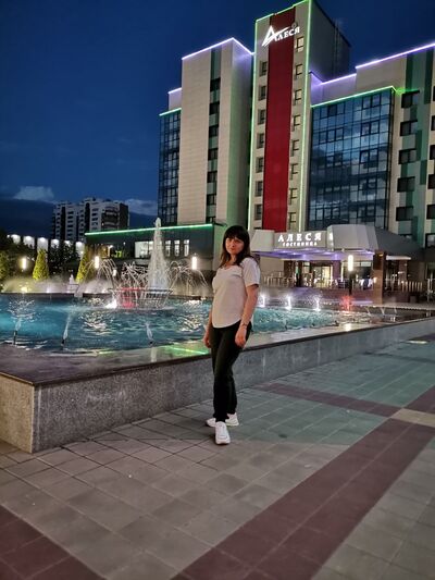   ,   Elena, 44 ,   c , 