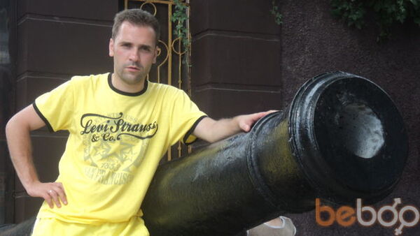  ,   Oskar, 40 ,   