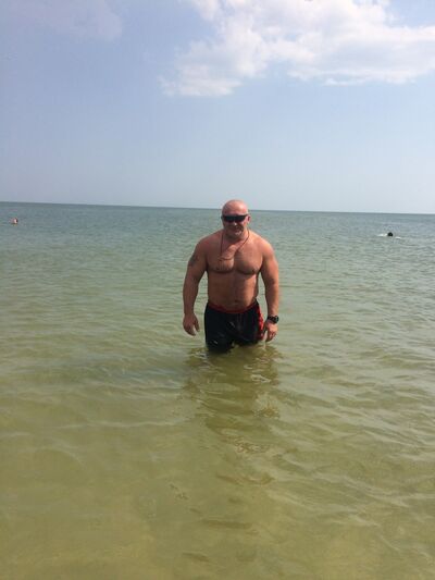  ,   Artur, 51 ,   ,   , c 