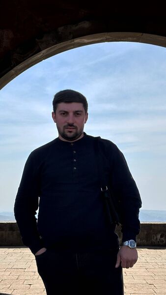  ,   Levon, 30 ,   ,   