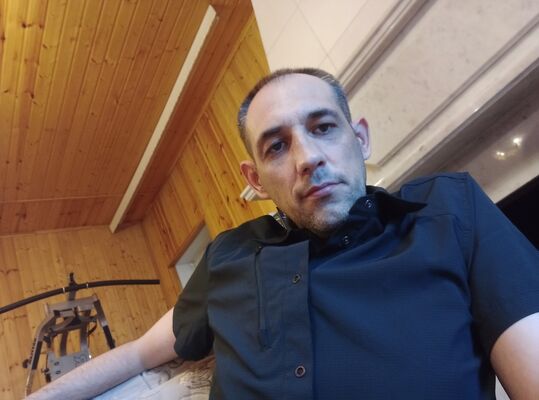  ,   Viktor, 41 ,   ,   , 