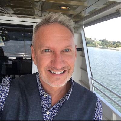  ,   Michael Kahn, 62 ,     , c 