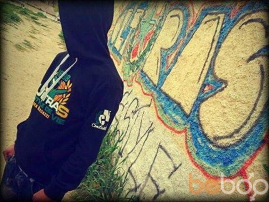  ,   Sissoucsc, 32 ,   