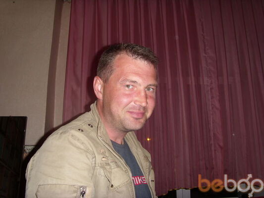  ,   Maks, 52 ,     , c 