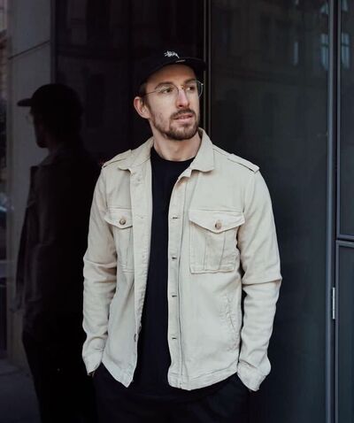  ,   Tommywilliam, 42 ,   ,   