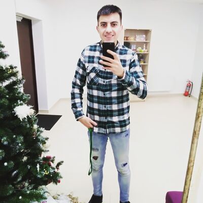  ,   Vitalij, 31 ,   