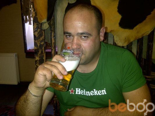  ,   Pako, 44 ,  