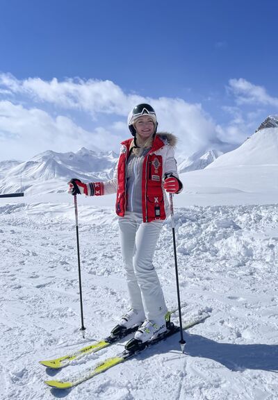  ,   Ksenia, 44 ,   c 