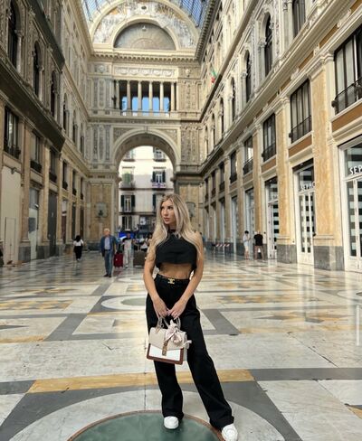  ,   Michelle, 38 ,   c 