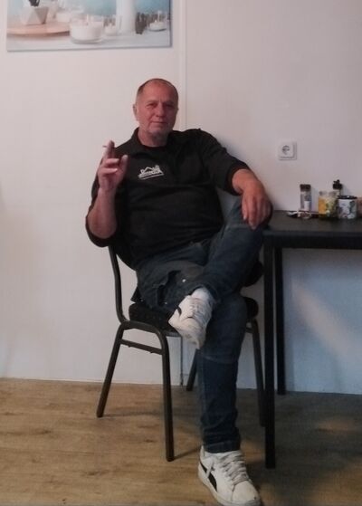  Vriezenveen,   , 61 ,   ,   