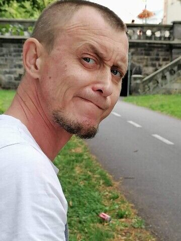  Brezineves,   , 44 ,   ,   