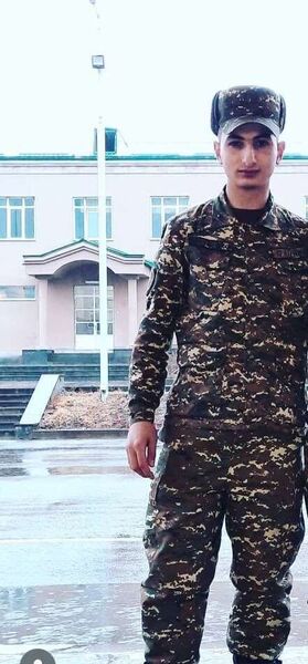  ,   Arman, 25 ,   ,   