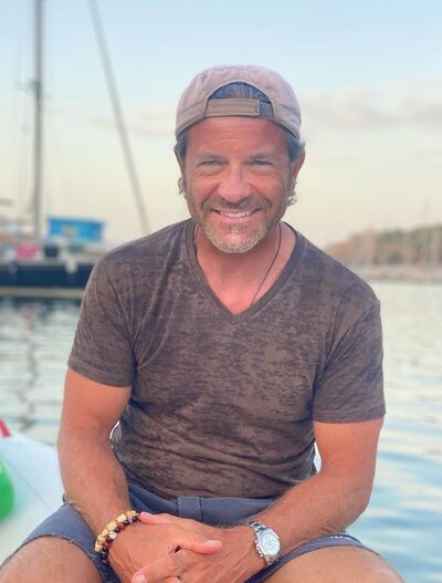  Boyalik,   David, 63 ,     , c 