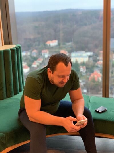  ,   Denis, 40 ,   ,   , c , 