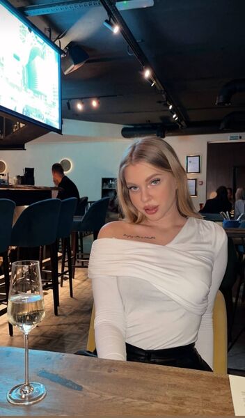  ,   Daria, 23 ,   ,   