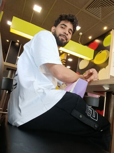  ,   Yassiel, 26 ,   ,   