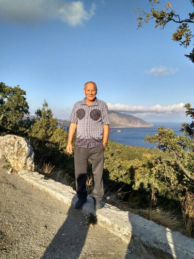  ,   Mikhail, 18 ,   ,   