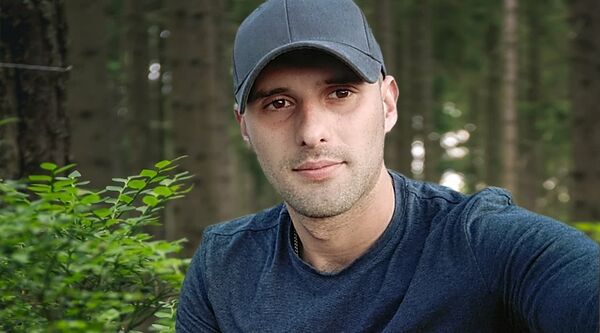  ,   Ruslan, 32 ,   ,   