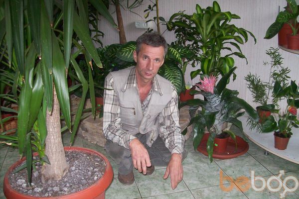  ,   Nikonu, 55 ,  